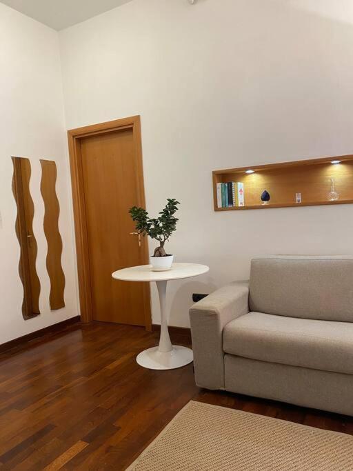 Apartment Seafront House *
